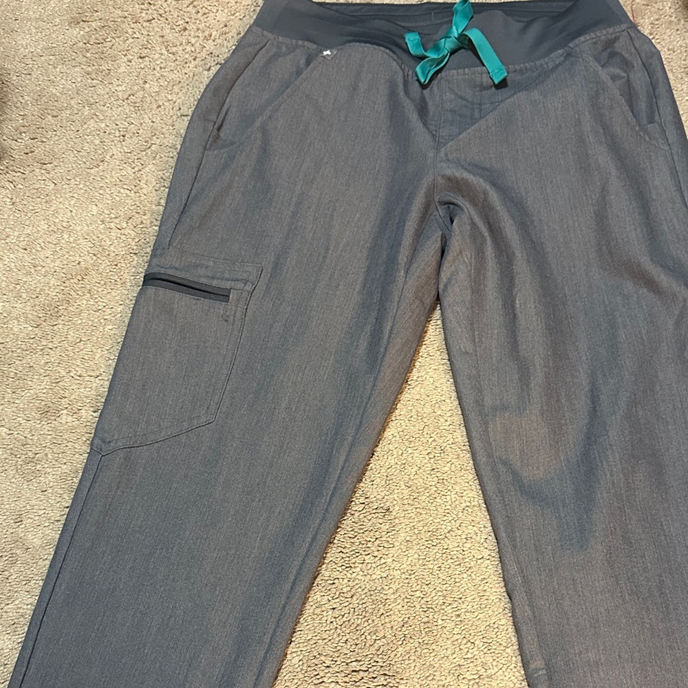 Women’s Gray FIGS scrub Pants with Teal Accents drawstring XS